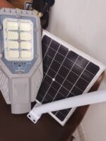 Lampadaire solaire 600W 2 en 1 - Image 2